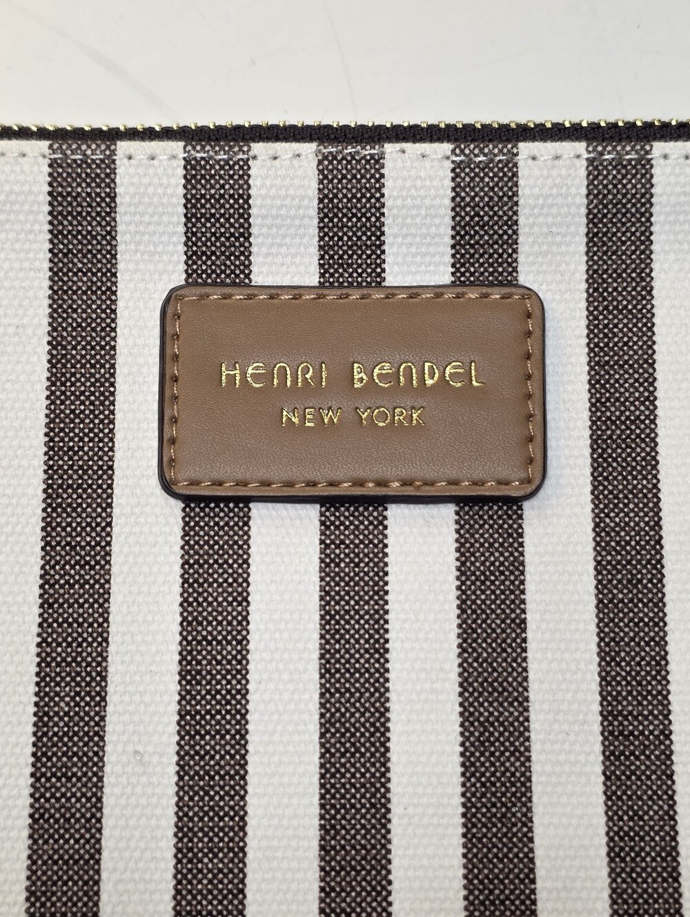 Henri Bendel Small White Canvas Pouch Wristlet Bag Travel Luggage Accessories - Picture 3 of 5